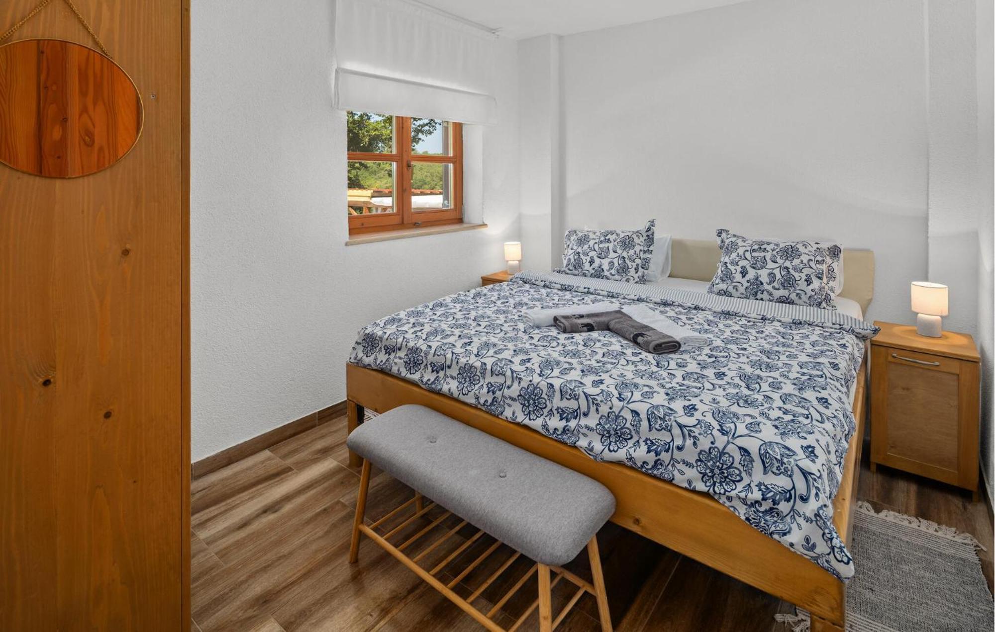 2 Bedroom Beautiful In *